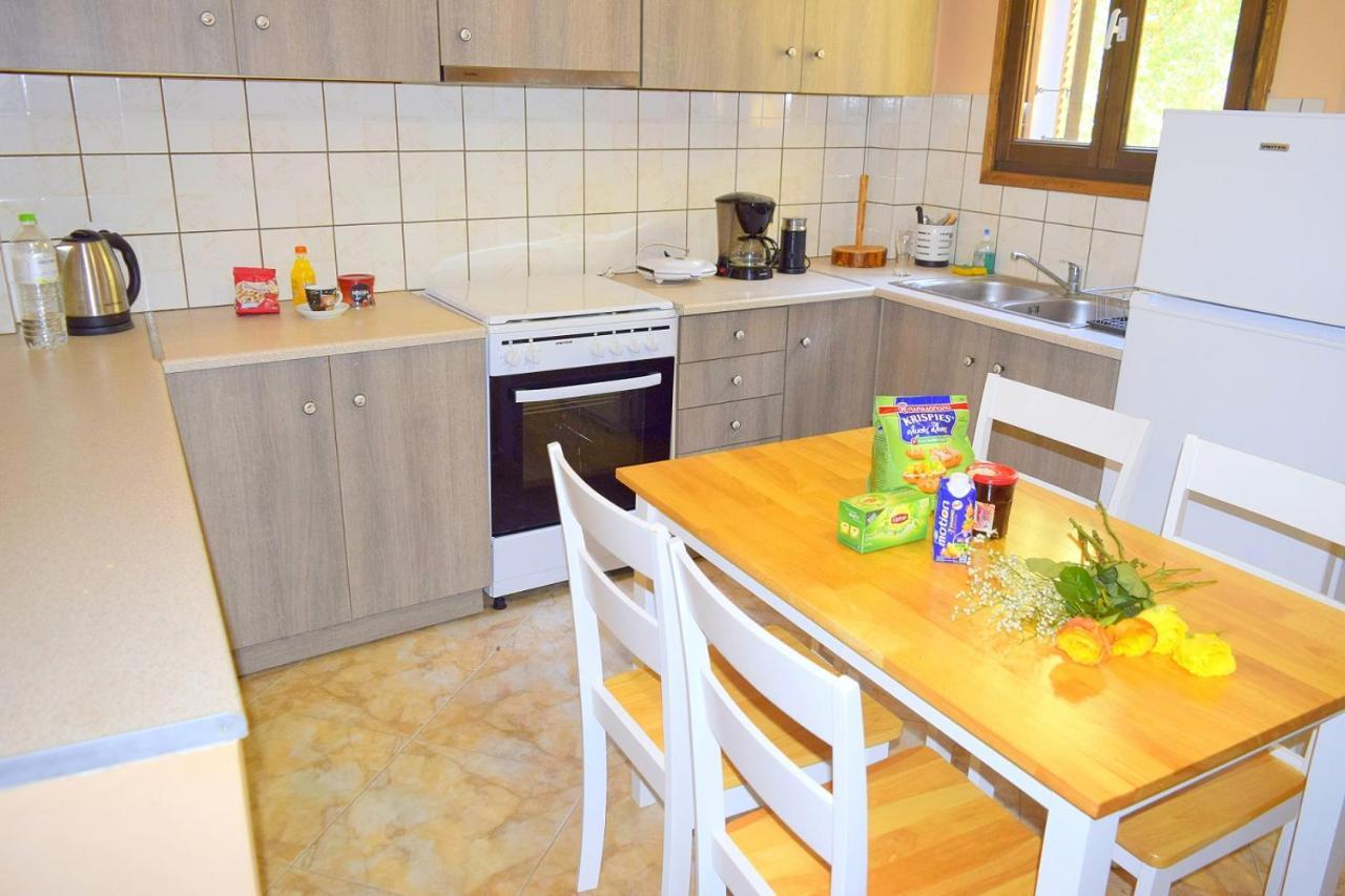 Dourios Ippos Apartments Frikes Ngoại thất bức ảnh