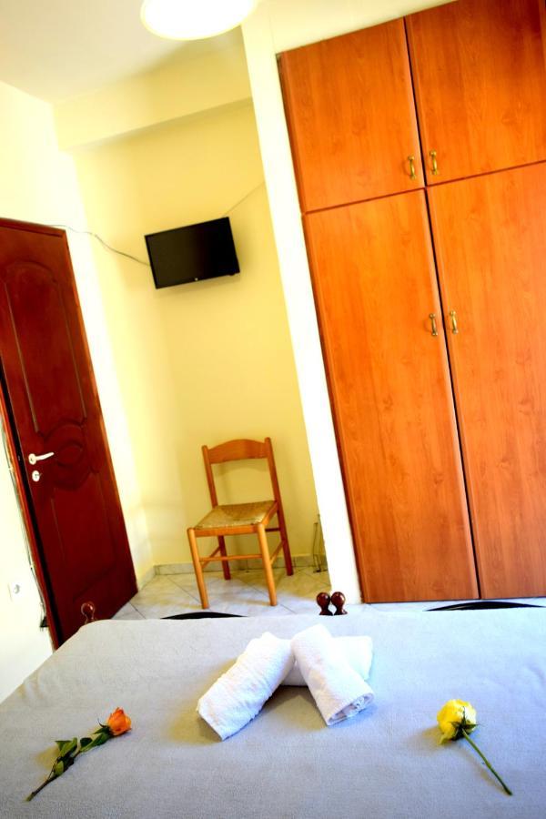 Dourios Ippos Apartments Frikes Ngoại thất bức ảnh