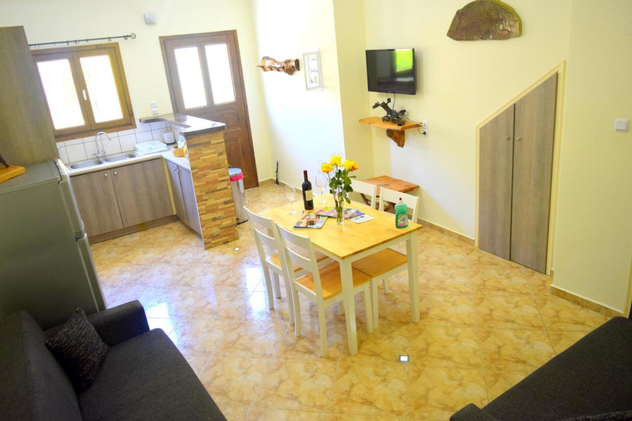 Dourios Ippos Apartments Frikes Ngoại thất bức ảnh